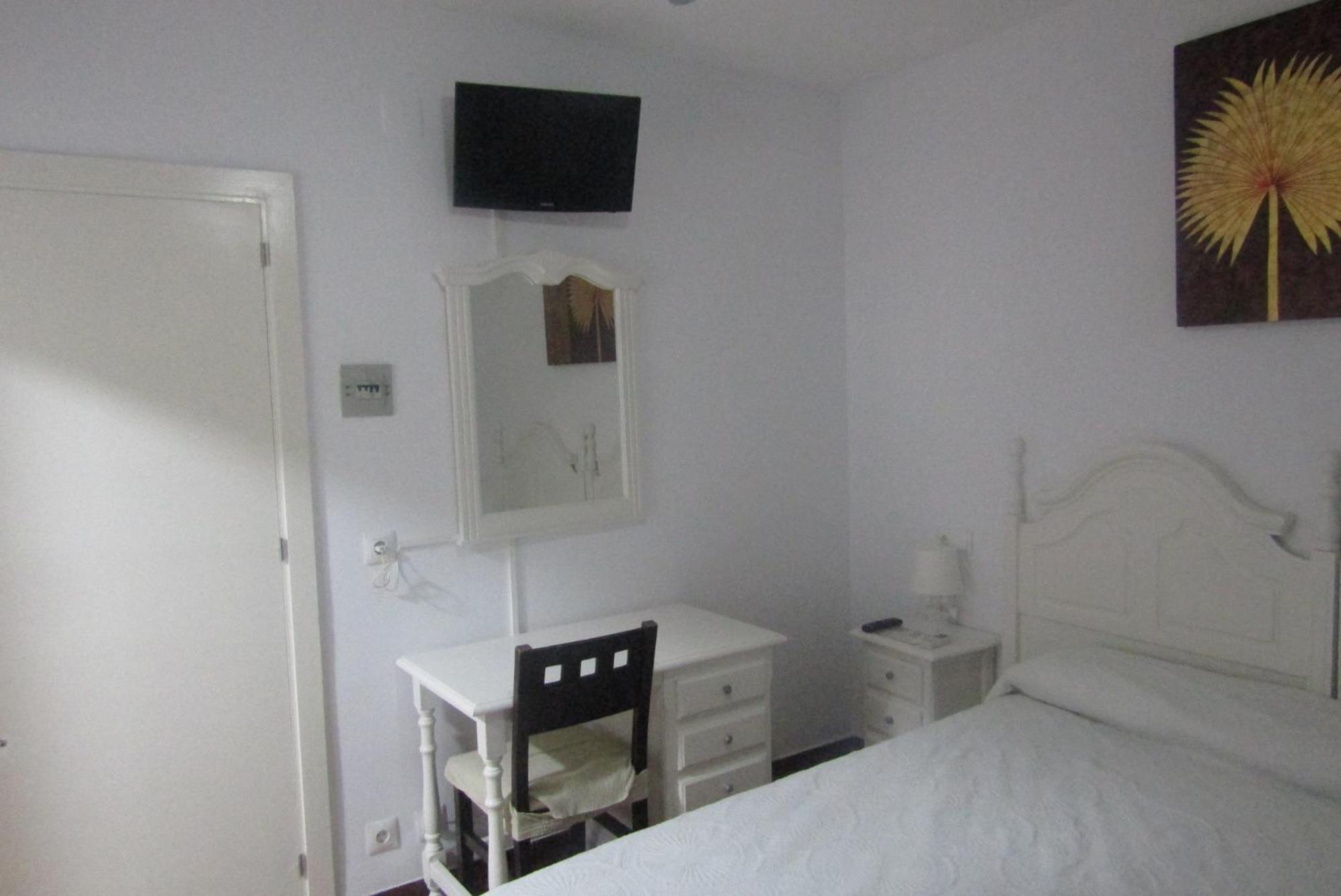 Almuñécar Hostal Andalucia מראה חיצוני תמונה