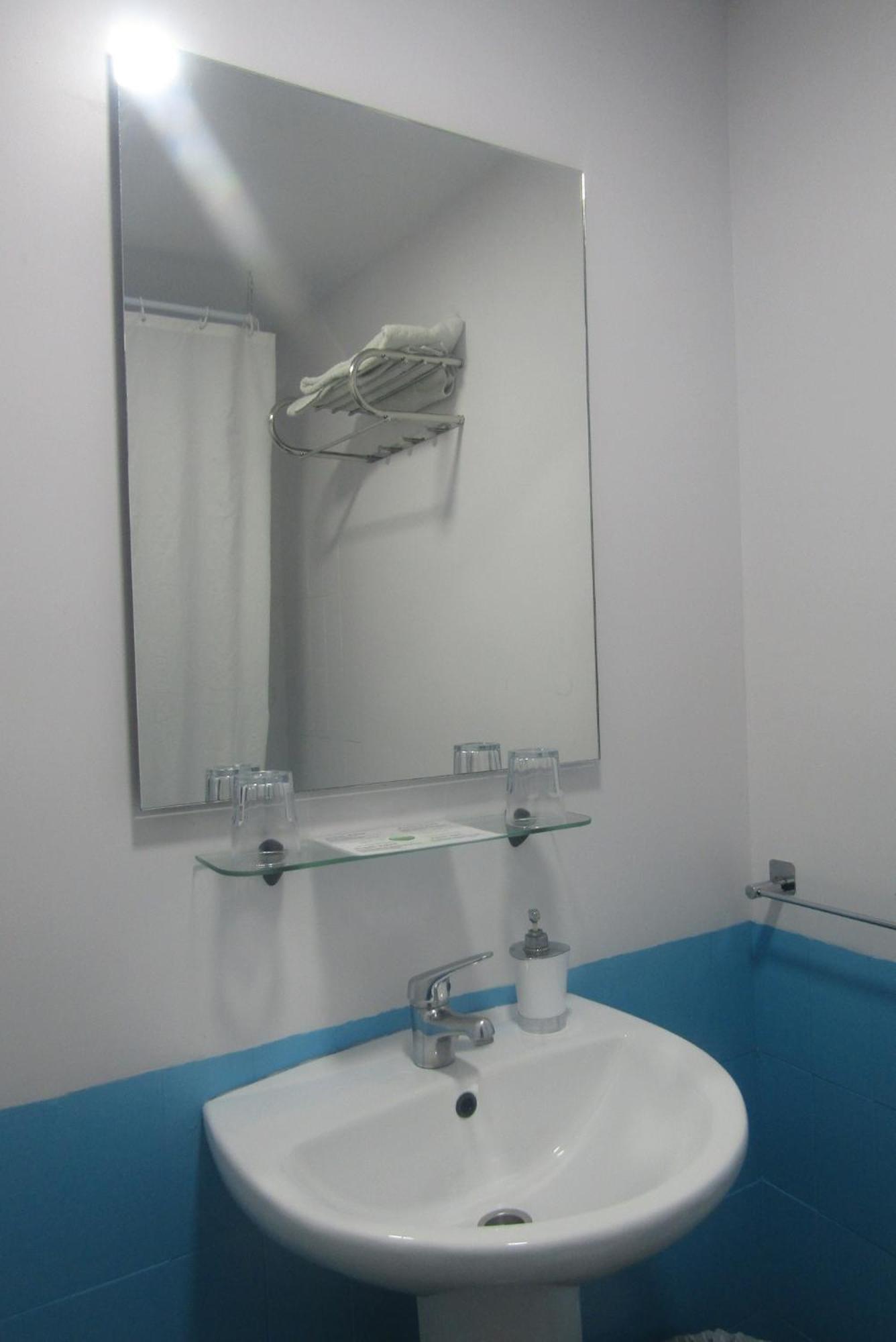 Almuñécar Hostal Andalucia מראה חיצוני תמונה
