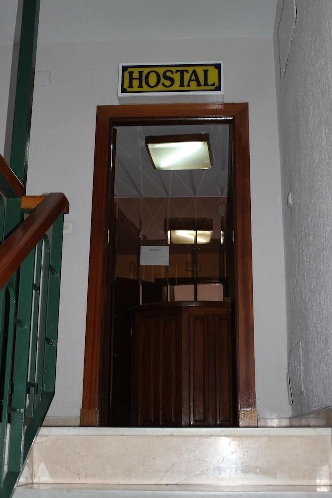 Almuñécar Hostal Andalucia מראה חיצוני תמונה